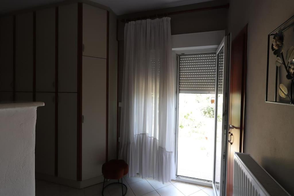 με δωρεάν πάρκινγκ κοντά στη θάλασσα